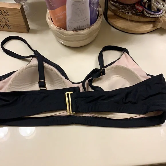 Black swim top - Picture 4 of 4